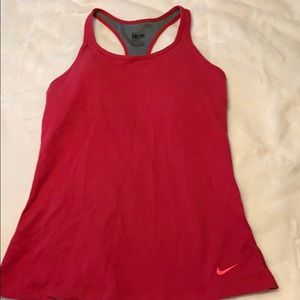 EUC Nike Dri-fit tank top w/ built in Bra